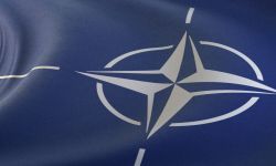 تلغراف": دول الناتو تناقش إمكانية إرسال قوات لحماية غرينلاند بعد تصريحات ترامب